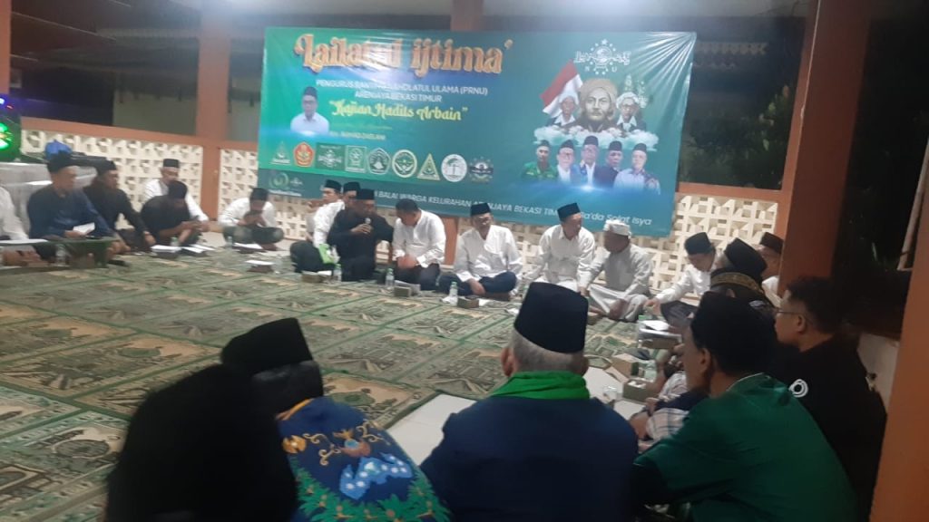 Peserta Lailatul Ijtima berinteraksi dan berbagi pengalaman.