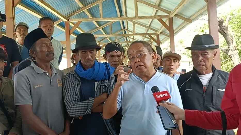 Said Didu Bersama Masyarakat Sekitar
